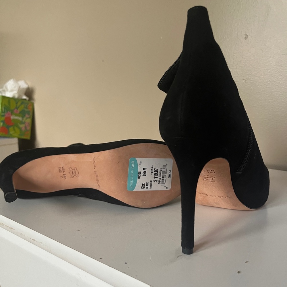 Via spiga low cut heel velvet boots